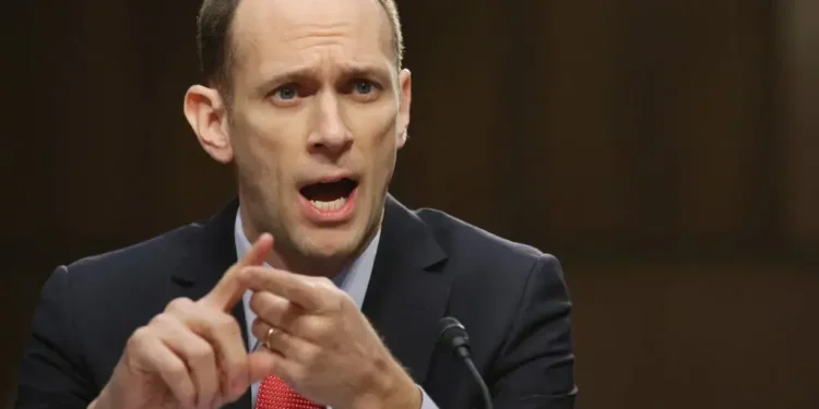 رئيس الفدرالي في شيكاغو: قلق من بيانات التضخم وتأثيرها على قرار الفدرالي بشأن أسعار الفائدة